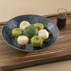 茹でたて白玉あんみつ